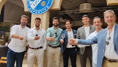 El Xerez DFC celebra en la Feria su pase a los play-off