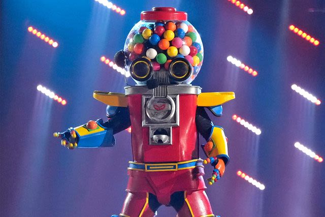 Gumball on “The Masked Singer” revealed as a “Friday Night Lights” alum