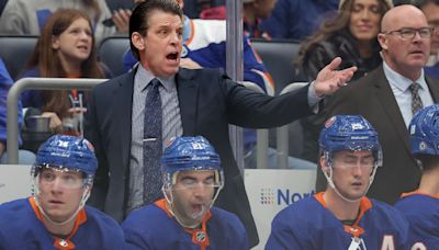 Ex-Islanders coach Lambert hired by Maple Leafs