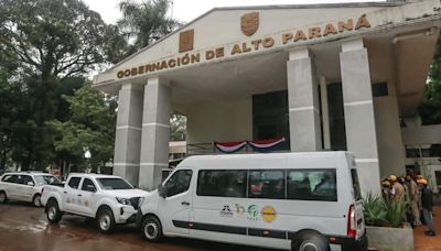 La Nación / MSP entregó dos camionetas para mejorar trabajo contra el dengue en Alto Paraná