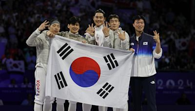 Corea del Sur gana su tercer oro seguido por equipos masculinos de sable