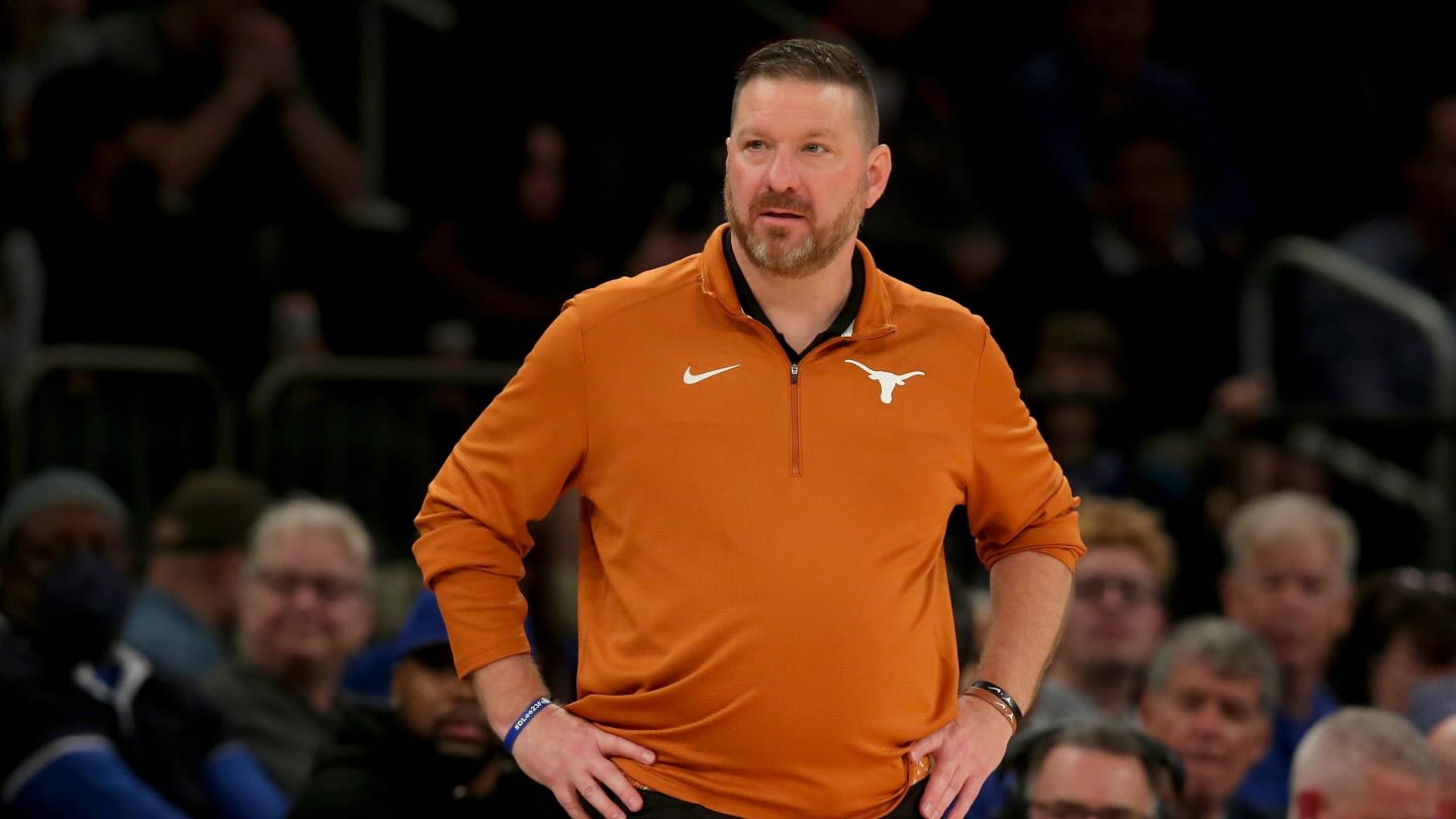 LOOK: Former Texas Coach Chris Beard Meets With Chris Del Conte at SEC Spring Meetings