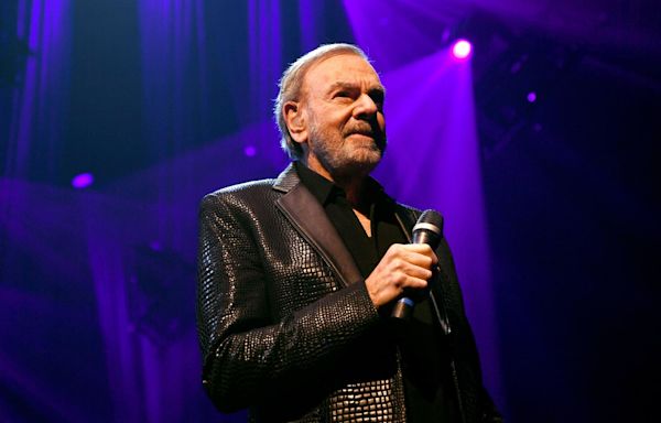 Neil Diamond Manages An Impressive Comeback With His Biggest Hit