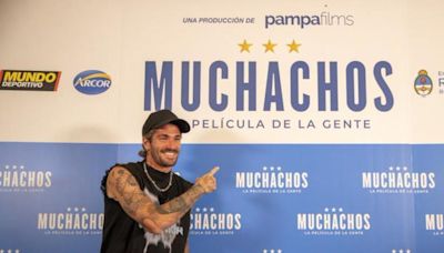 Rodrigo De Paul acude al estreno de 'Muchachos'