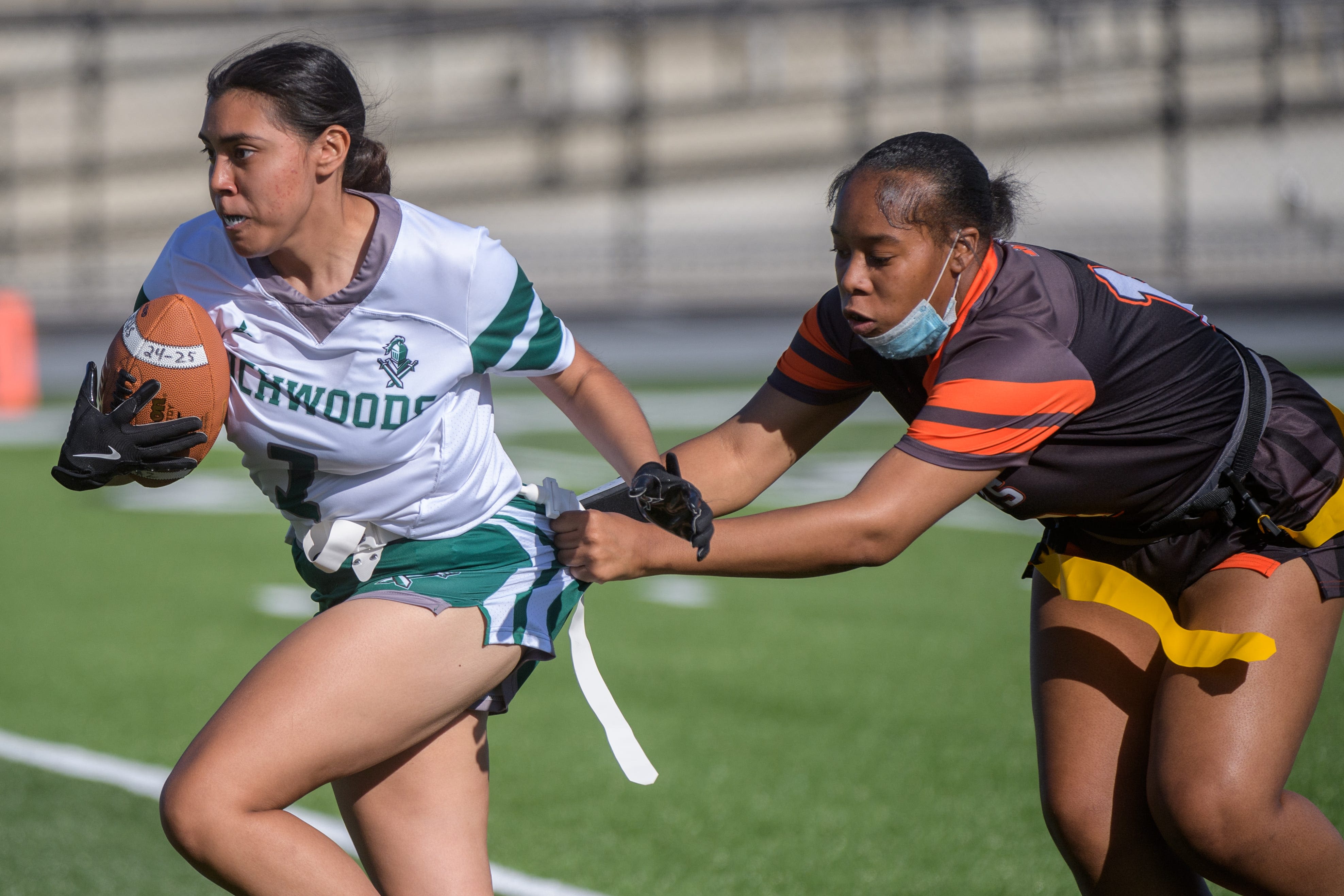 'Girls can play': Peoria athletes are pioneers in new game of IHSA girls flag football