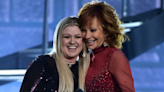 Kelly Clarkson Talks Relationship With Former Stepmom Reba McEntire