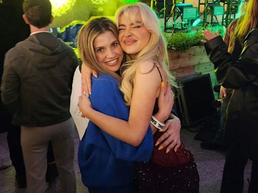 Danielle Fishel Supports Her“ Girl Meets World ”Costar Sabrina Carpenter at “SNL” Debut: 'Time of My Life'