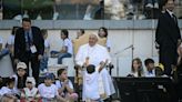 El papa da el saque inicial a la primera Jornada Mundial de los Niños