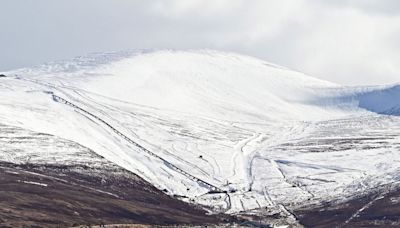 Met Office verdict as UK weather maps show first snowfall of autumn