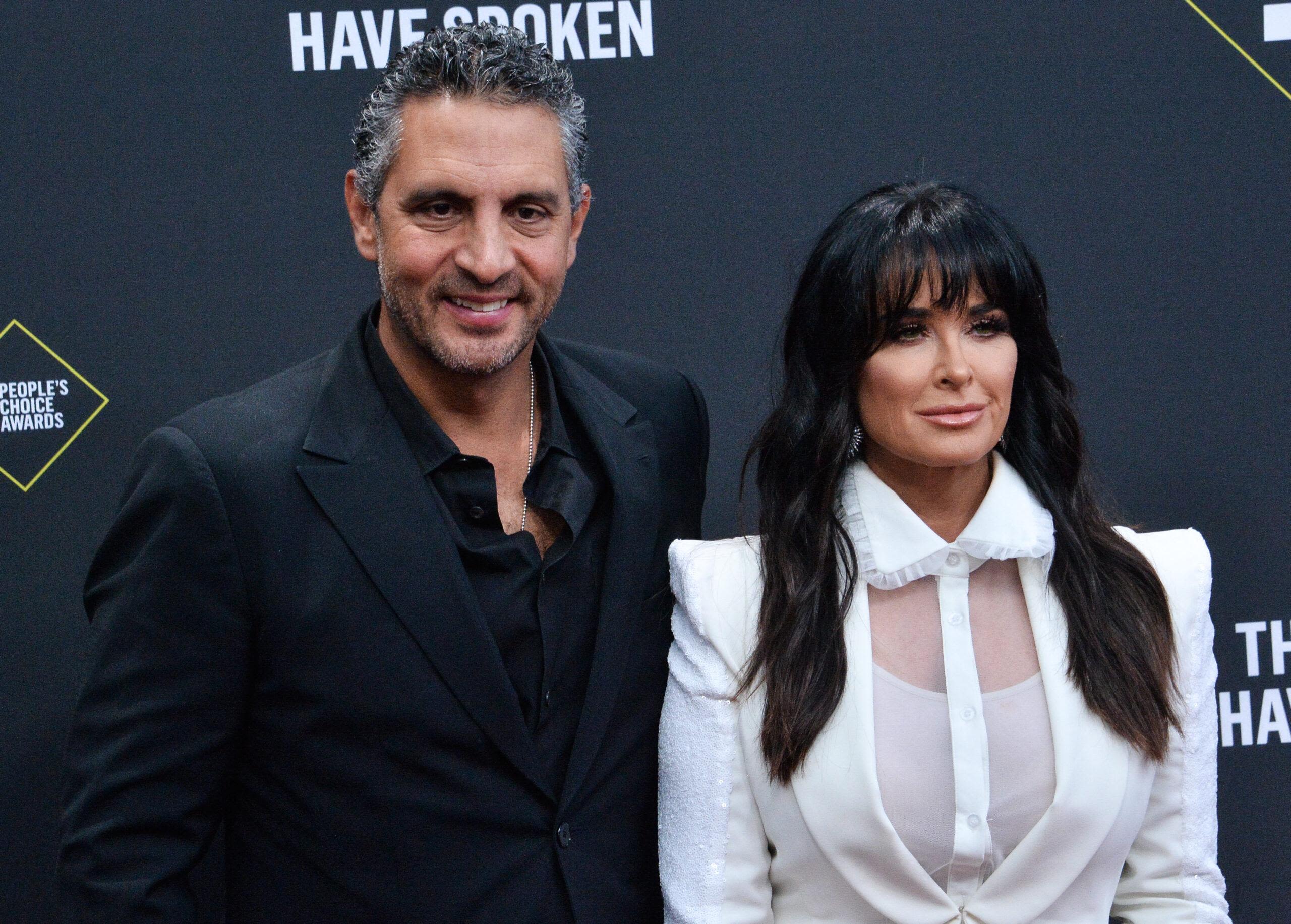 Mauricio Umansky Buys Luxury Condo Amid Separation From Kyle Richards