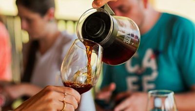 Café na taça e comida mineira: cafeicultores do Cerrado Mineiro, a 1ª DO do Brasil, lançam Rota Turística