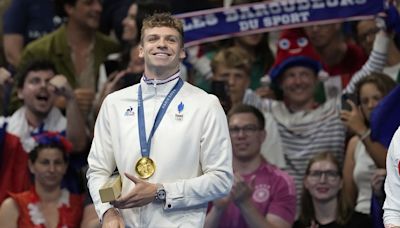 Léon Marchand, tetracampeón olímpico, feliz en su burbuja