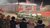 北韓建軍75週年夜間閱兵 展示洲際彈道飛彈數量有史以來最多