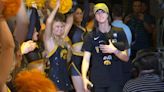 Thousands of fans celebrate Iowa women's basketball