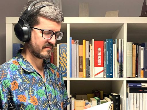 Sergio Mira, escritor de Novelda: “Tenemos que conservar esa candidez del niño, de hacer las cosas porque nos nacen del interior”