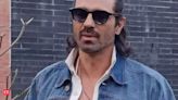 Microsoft outage: Arjun Rampal was forced to book another flight due to malfunctioning servers - The Economic Times