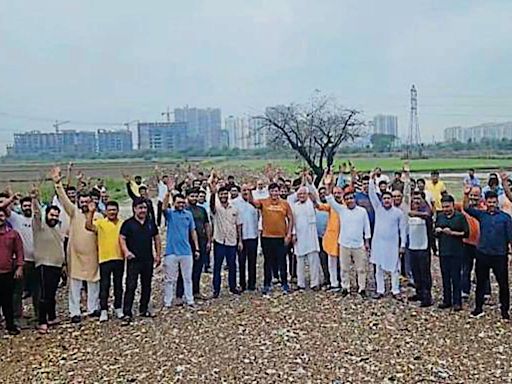 Residents protest MCG’s plan to shift waste disposal site near Dwarka e-way