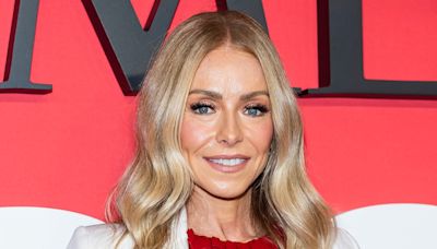 Kelly Ripa Reveals the Surprising Reason She Went 2 Weeks Without Washing Her Hair - E! Online