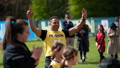 Rugby club savour day with World Cup winner Jason Robinson