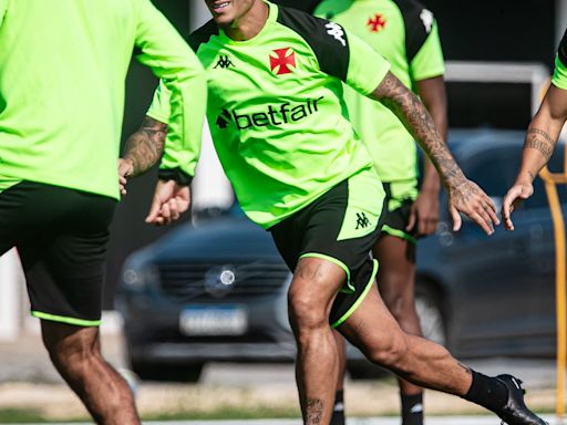 Na expectativa pela estreia de Coutinho, Vasco tenta manter boa fase contra o Atlético-MG