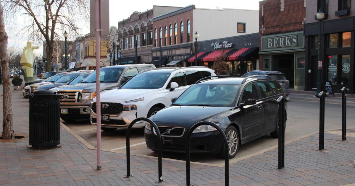 Consultants recommend paid parking, downtown parking structure in Cedar Falls