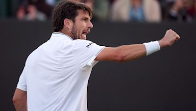 Cameron Norrie returns to winning ways with straight-sets success at Wimbledon