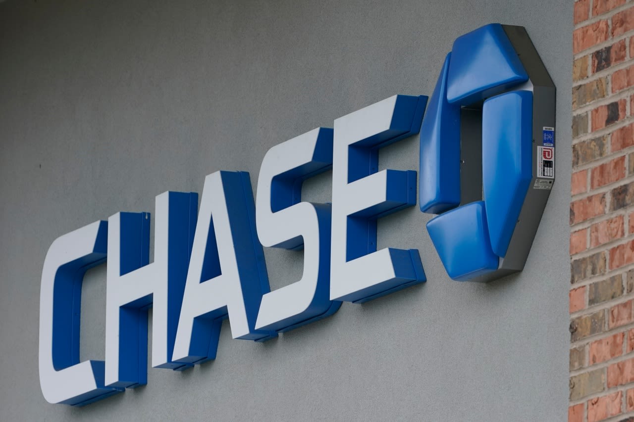 Chase bank app, website outage affects thousands