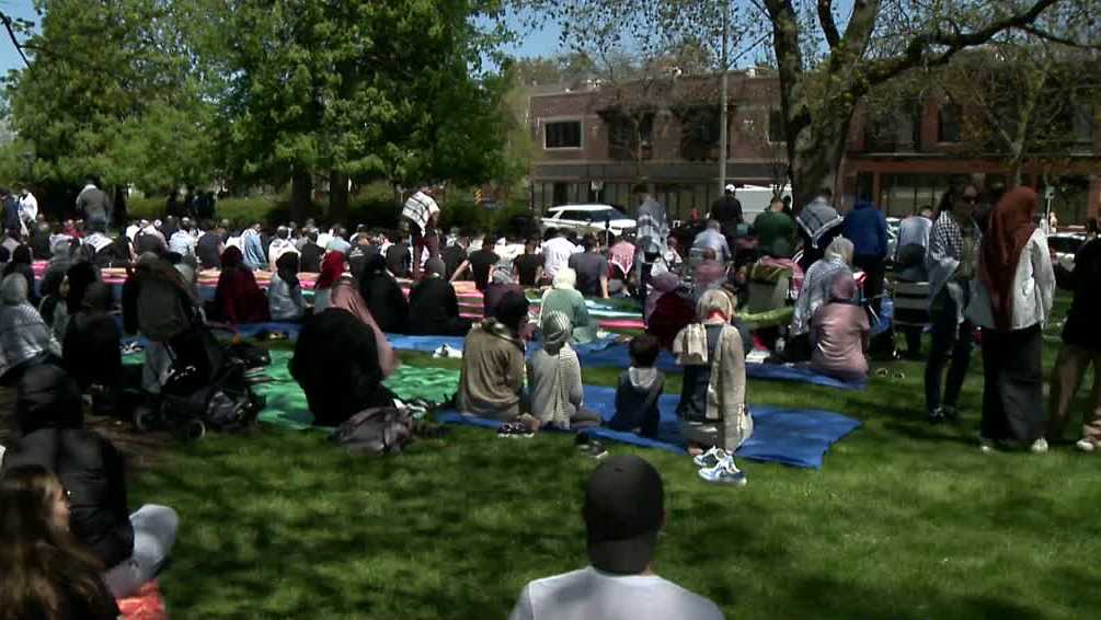 UW-Milwaukee pro-Palestinian encampment 5: Hundreds gather for Muslim prayer service