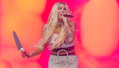 Kesha claims she unknowingly performed at Lollapalooza with a real butcher knife