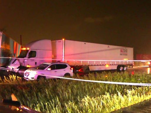 Derecho tosses trucks, pulls power lines down on I-55 outside of Chicago