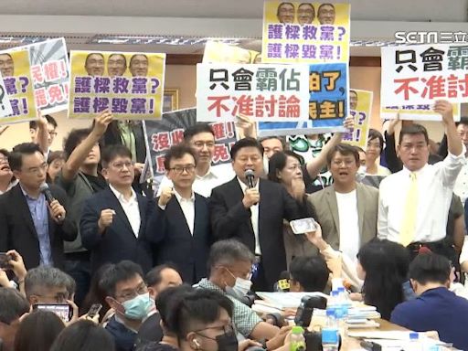 國民黨控綠囚禁議事人員 王世堅澄清是誤會 認藍營控告「莫名其妙」