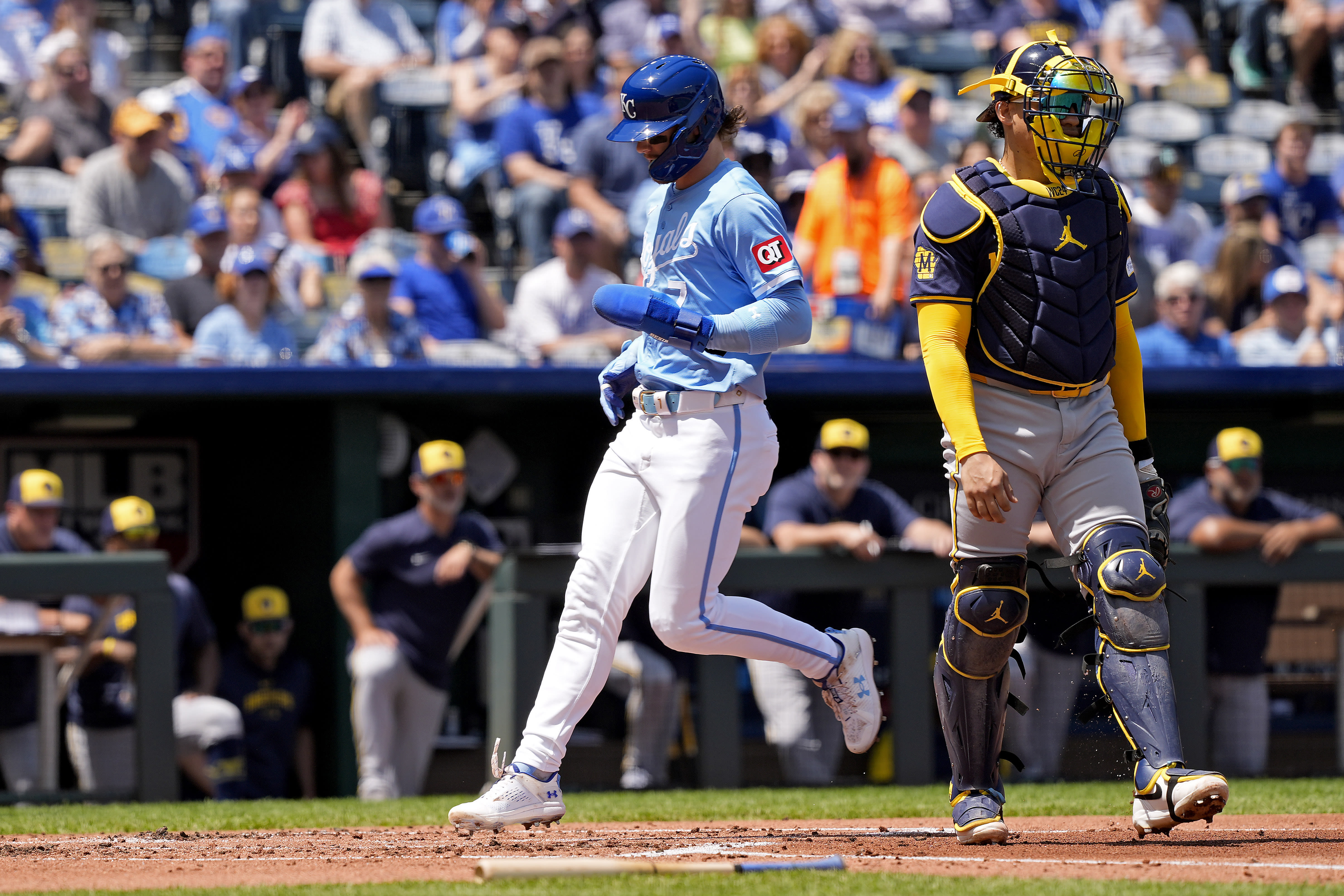 Bobby Witt Jr. powers Royals past Brewers 6-4