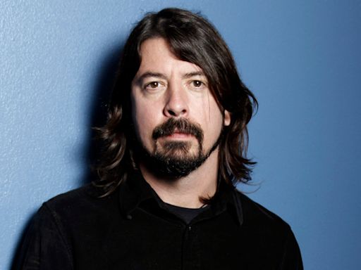 Dave Grohl, otra vez padre, pero fuera de casa y con un pedido de disculpas a su familia