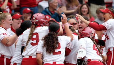 Sooners use sixth-inning explosion to beat Oklahoma State, avoid sweep