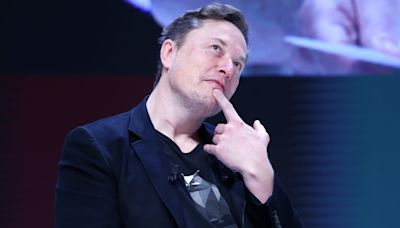 Elon Musk Tries to Make Nice With Advertisers at Cannes