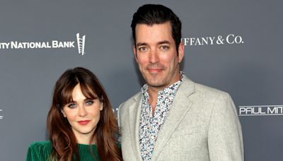 No wedding date for Zooey Deschanel and Jonathan Scott