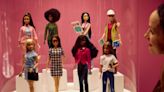 Mattel lança primeira Barbie deficiente visual, e a nova Barbie com síndrome de Down; veja imagens