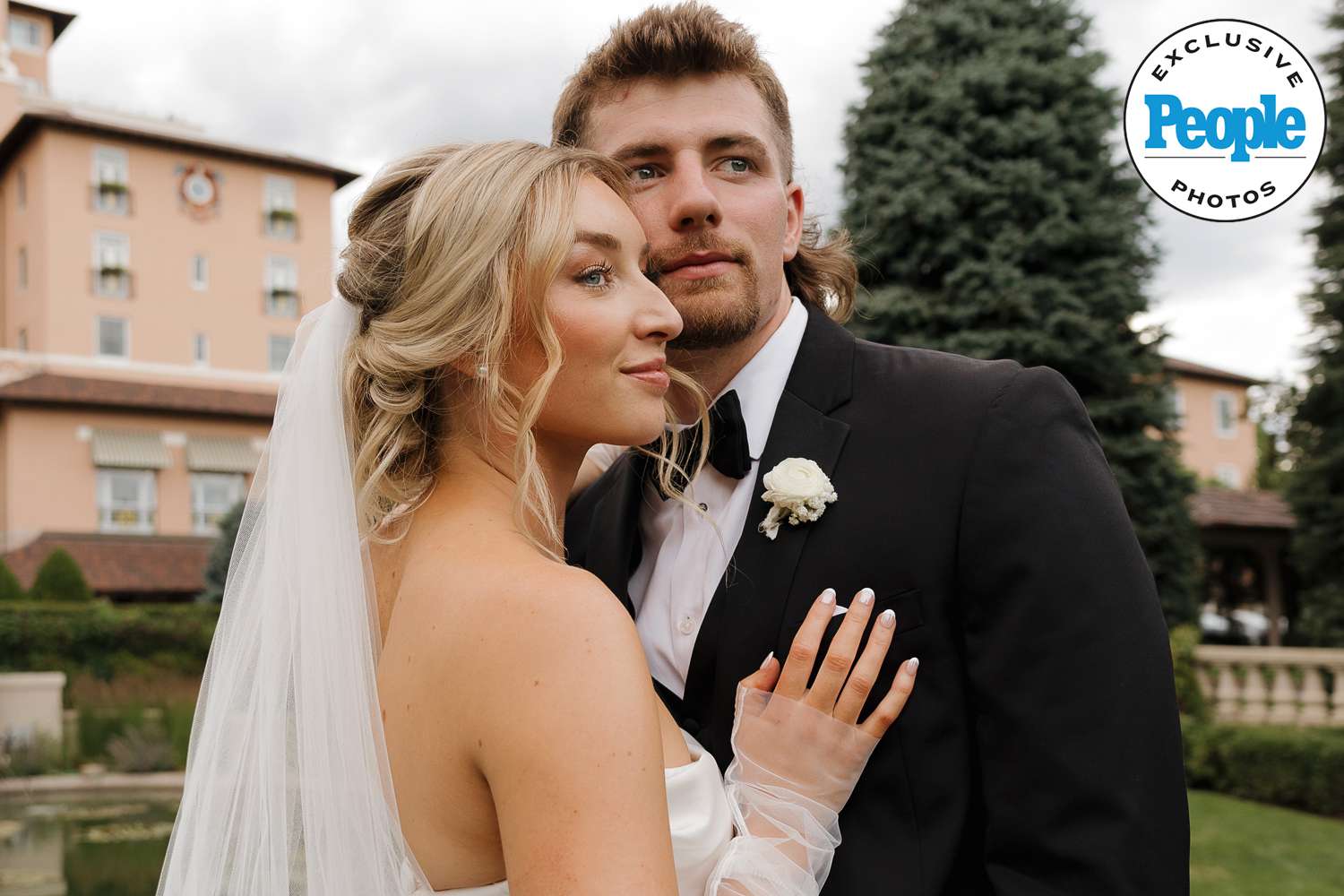 NY Giants Player Jack Stoll Marries College Sweetheart Carolyn Thayer in Rocky Mountain Wedding (Exclusive)