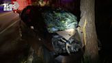 台東轎車猛撞路樹「車頭全爛」5人傷 女童驚恐癱坐在地