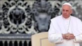El Papa denuncia las fake news y pide a los jóvenes salir de las identidades artificiales