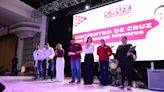 Abuelitos muestran su apoyo a Cruz Pérez Cuéllar