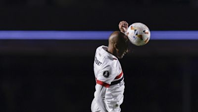 2-0. São Paulo le birla el liderato a Talleres en un partido con tángana y polémica