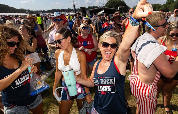 See the photos from Friday night's first concerts at Rock the Country