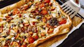 Cette recette de tarte aux légumes d’été est parfaite pour changer de la traditionnelle tarte à la tomate