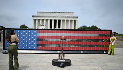 Democrats' deleted Memorial Day messages spark backlash