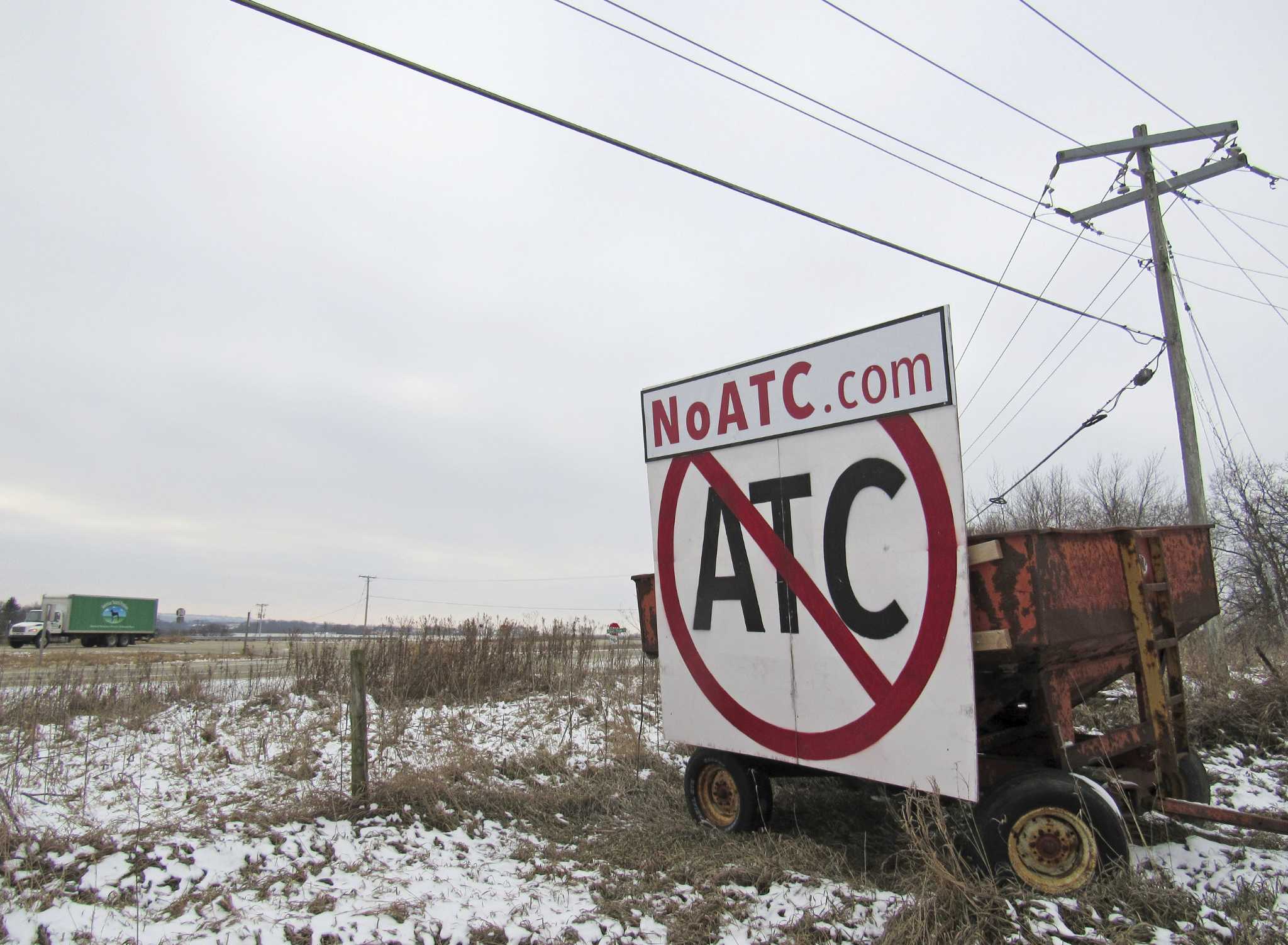 Utilities complete contentious land swap to clear way for power line in Mississippi River refuge