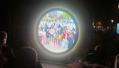 ¿Qué es el 'portal' que une Dublín y Nueva York y por qué es viral?