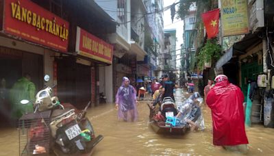 颱風掃過後暴雨不退 越南已有三百多人死亡失蹤