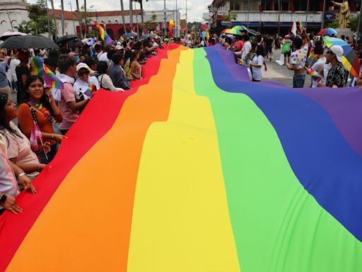 Activistas y migrantes marchan por el Orgullo en la frontera sur de México