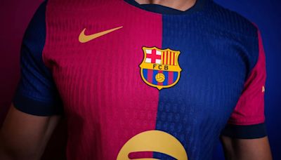 El Barcelona presenta su nueva camiseta con guiño al centenario